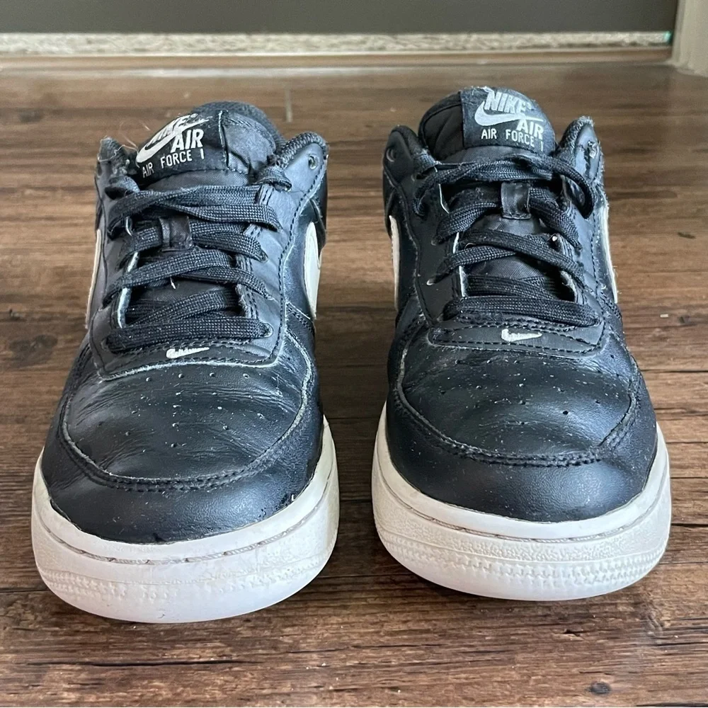 Nike Air Forze Kids size 5Y